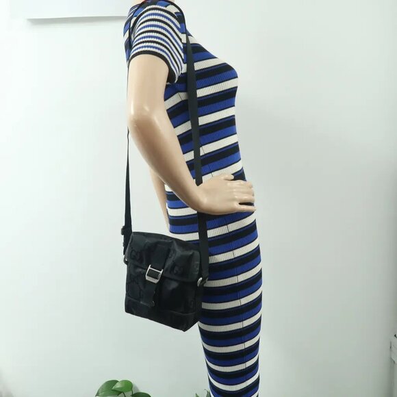 GUCCI Black Cloth Shoulder Bag 719-020725 - Picture 12 of 12